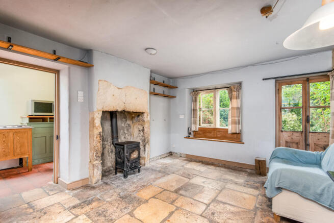Lounge & Fireplace