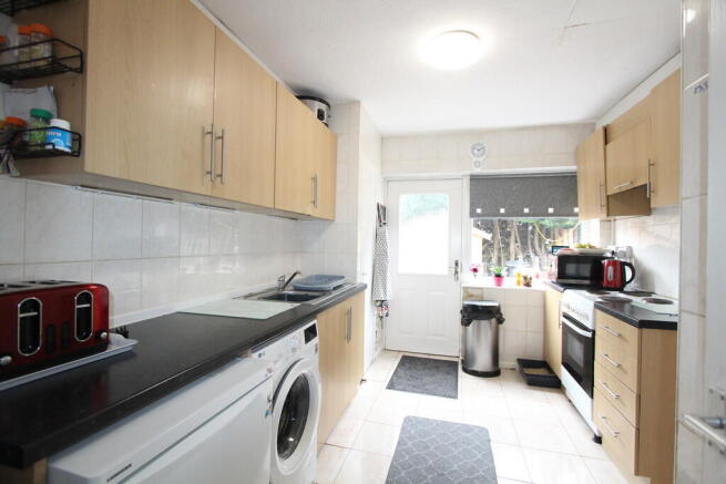 Second Avenue, Gwersyllt photo 4