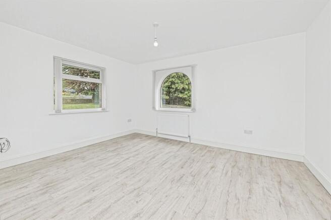 5 bed Detached Bungalow for sale Image 10