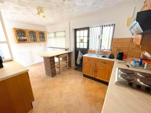 Kitchen / Breakfast Room