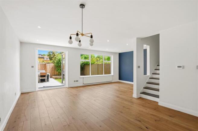 13 Leeward Gardens-4.jpg