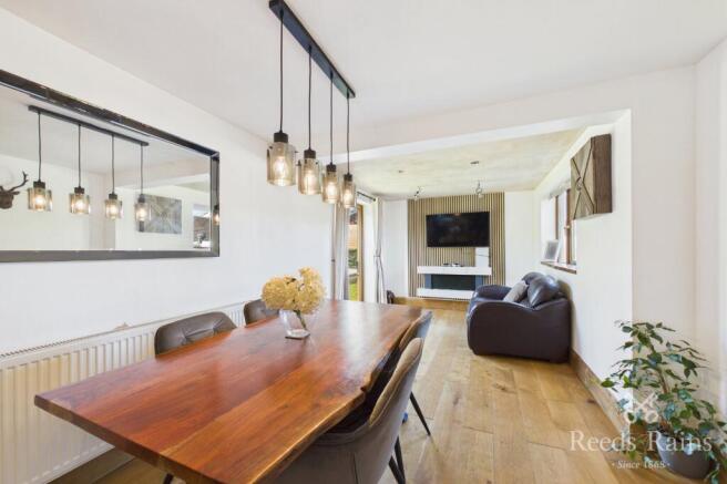 3 bed Detached for sale Image 4