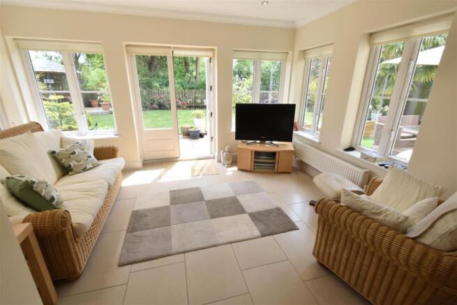 GARDEN ROOM