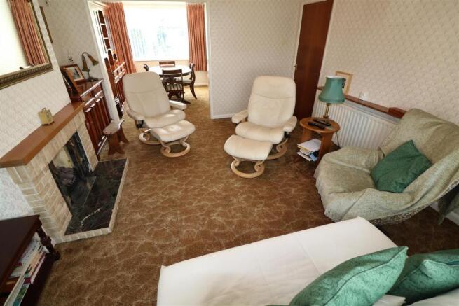 Lounge/dining