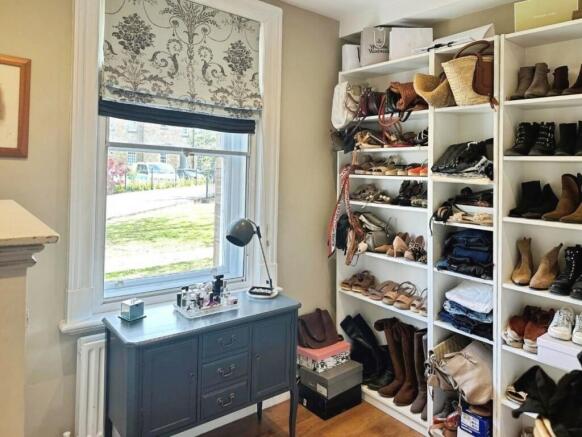 3 bed Flat for sale Image 7