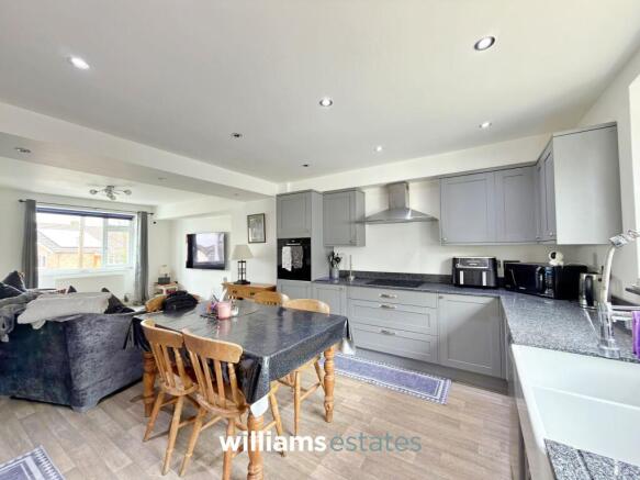 Kitchen/Lounge
