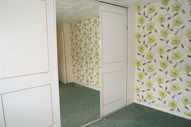 BEDROOM 1 (FRONT)