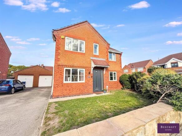 3-bed detached on Beechfield Close, Bolton Upon Dearne, Barnsley,, £230,000