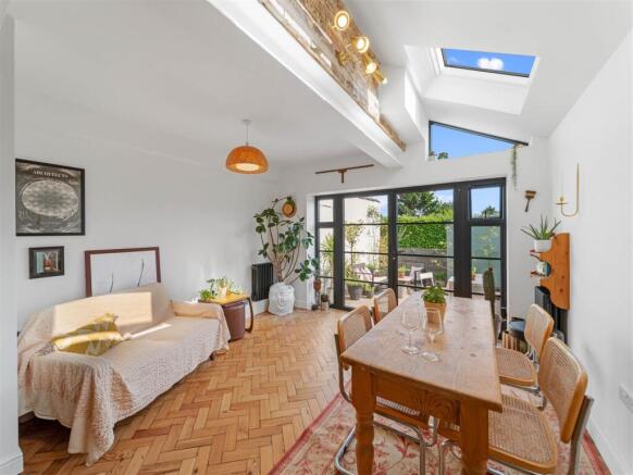 2 bed Terraced for sale Image 5
