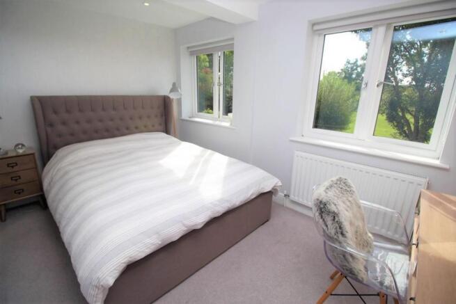 13 Briars Close (20).JPG
