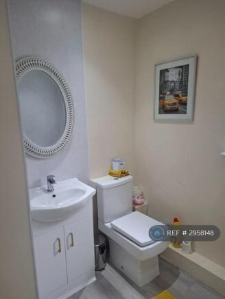 2 bed Semi-Detached to rent Image 10