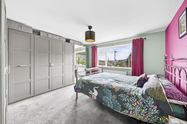 4 bed Detached for sale Image 12