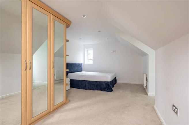 3 bed Penthouse to rent Image 8