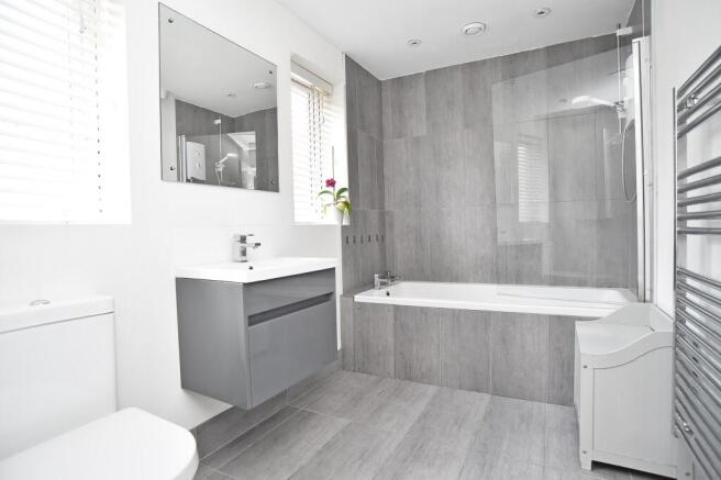 3 bed Semi-Detached for sale Image 8