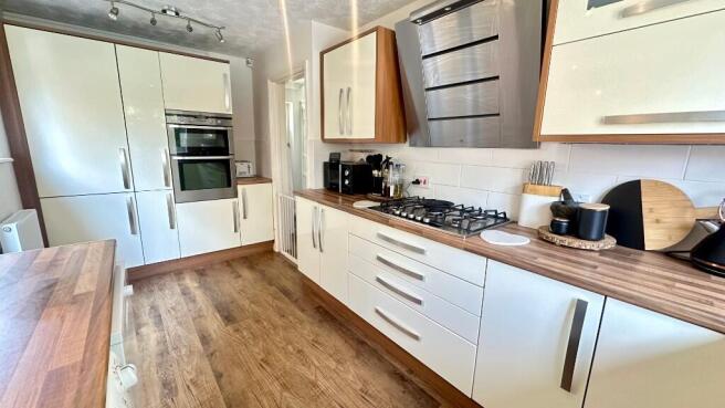 Fitted Kitchen