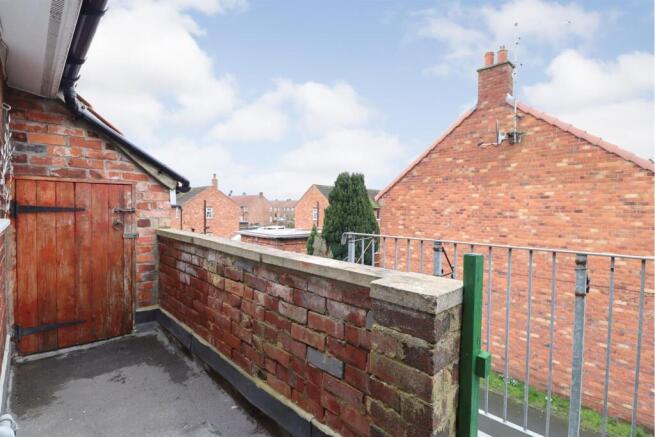 2 bed Flat for sale Image 5