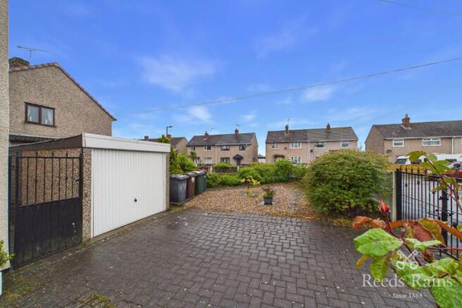 2 bed Semi-Detached to rent Image 7