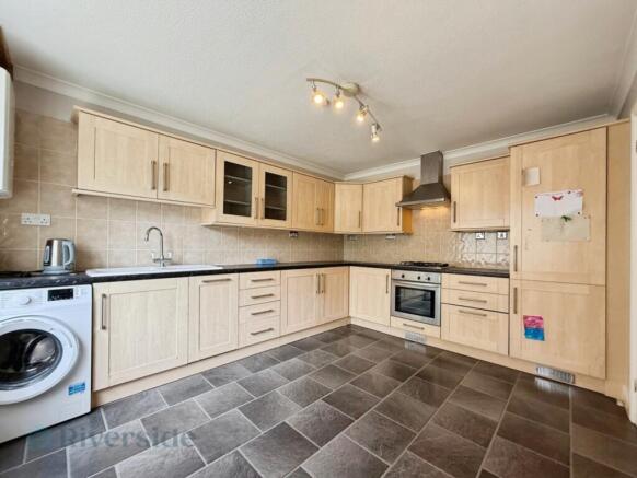3 bed Semi-Detached for sale Image 5