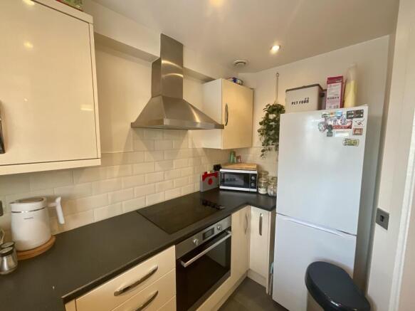 7. Kitchen.JPG