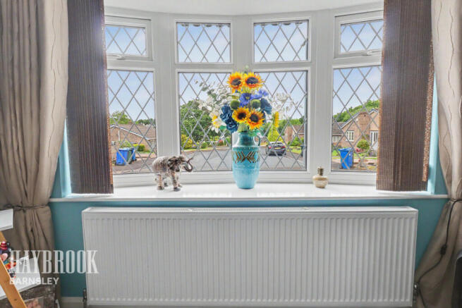 4 bed Detached Bungalow for sale Image 8
