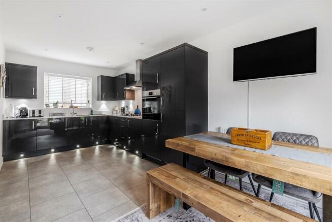2 Broadleaf Road, Lutterworth