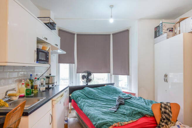 8 bed House of Multiple Occupation for sale Image 6