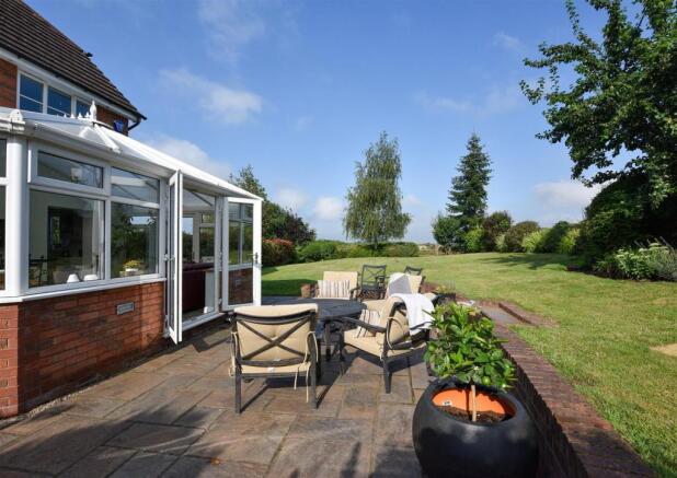 22 Kinver Drive_002.jpg