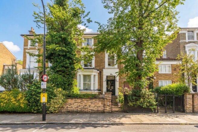 2-bed flat on Parkhill Road, Belsize Park, London, NW3, £750,000