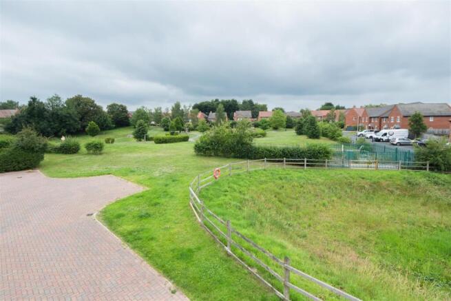 26 Holcroft Drive-019.jpg