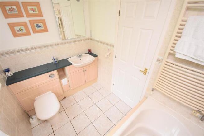En Suite Bathroom