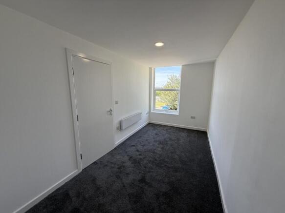 2 bed Apartment to rent Image 5