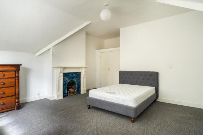 4 bed Flat to rent Image 4
