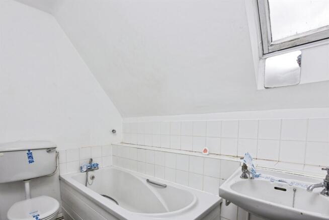 2 bed Apartment for sale Image 4