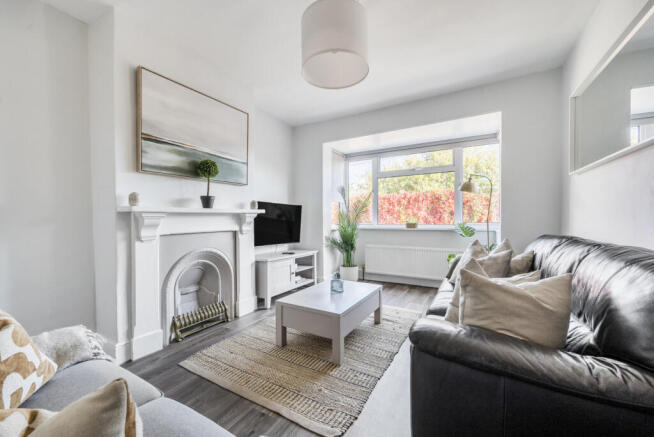 1359548-8-68da6ba...