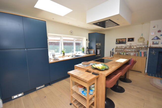 Kitchen/Family Ro...