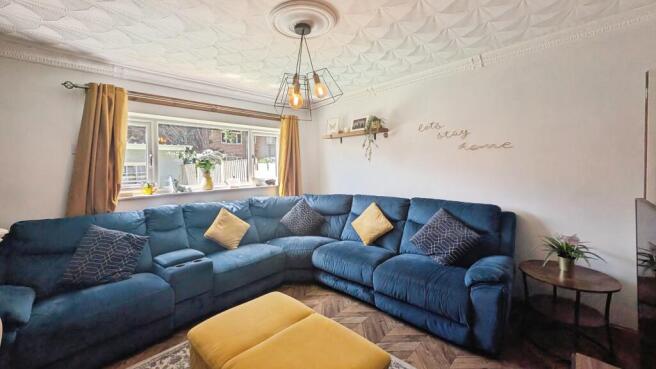 3 bed Semi-Detached for sale Image 8