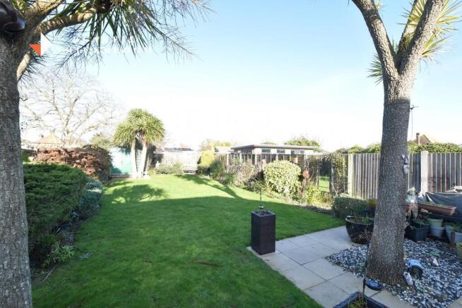 Cliff Road, Holland-on-Sea, CO15 5QQ photo 4