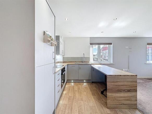 2 bed House for sale Image 4