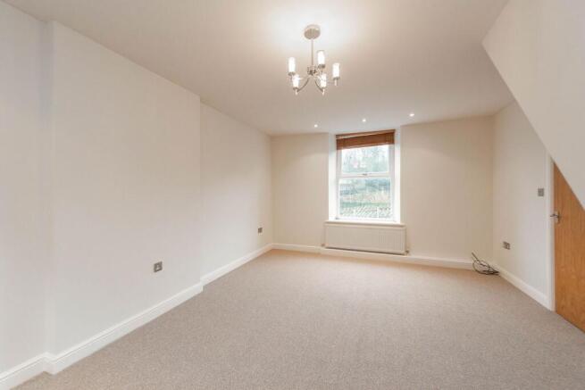 FITTED KITCHEN AND SITTING/DINING ROOM