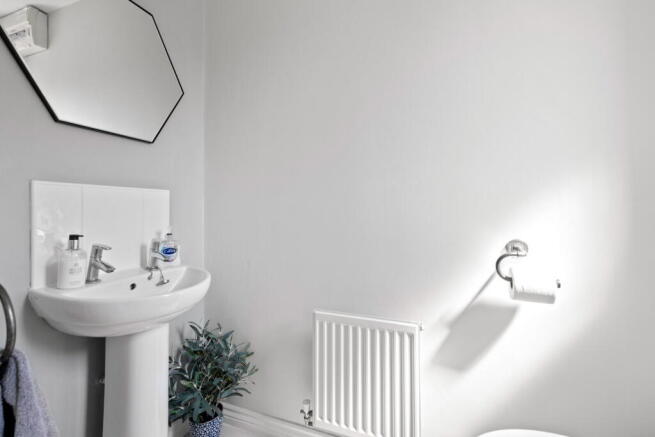 3 bed Semi-Detached for sale Image 10