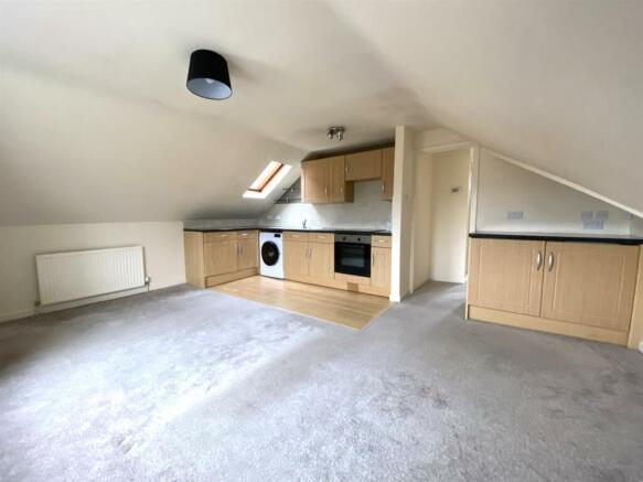 Open plan lounge/kitchen