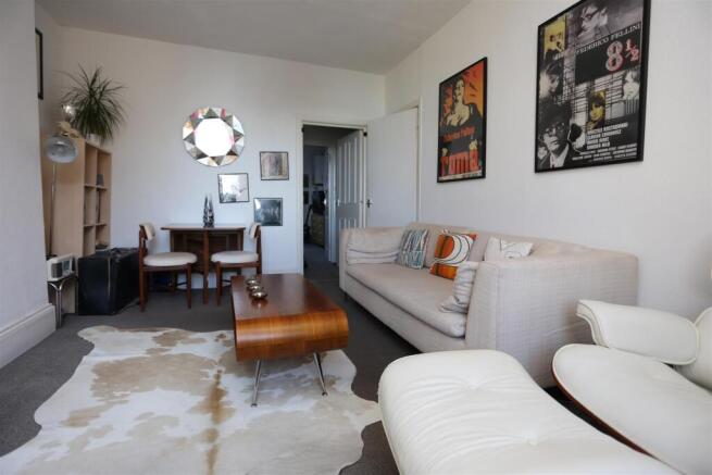 2, 37 Regency Square Living Room (1).JPG