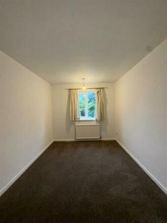 9 Stone Drive Bedroom 2.jpg