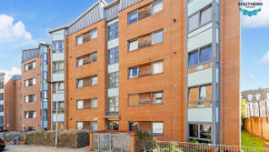 6, Lewis Gardens, Hackney, London N16 5PF
