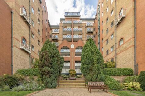 William Morris Way, Fulham