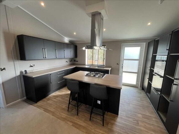 Kitchen/Dining area