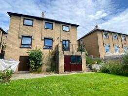 46, Holmcliffe Avenue, Taylor Hill, Huddersfield HD4 7RN