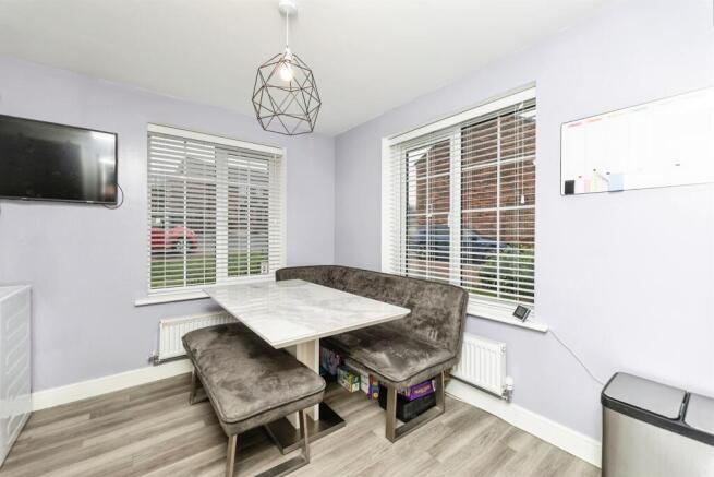 3 bed Semi-Detached for sale Image 9