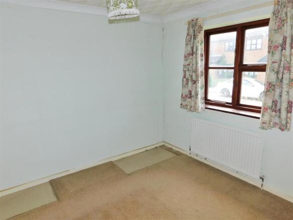 BEDROOM.JPG