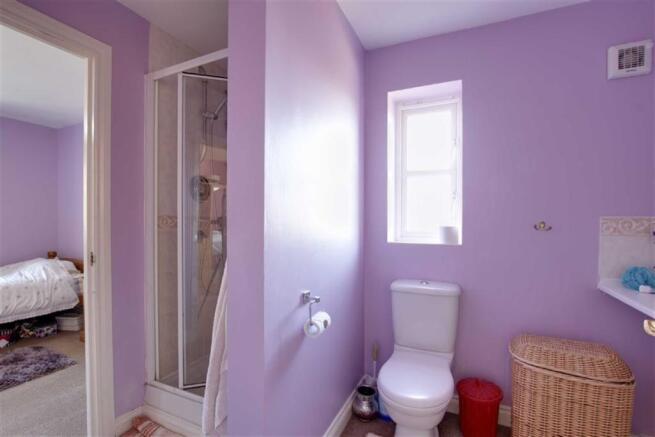 JACK AND JILL ENSUITE